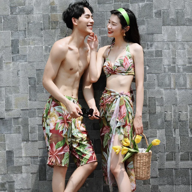 2021 Summer New Fashion Floral Print Couple Swimsuit Sexy Women 3 Piece Bikini Set Men Shorts Beach Wear Hot Spring Swimwear
2021 Summer New Fashion Floral Print Couple Swimsuit Sexy Women 3 Piece Bikini Set Men Shorts Beach Wear Hot Spring Swimwear