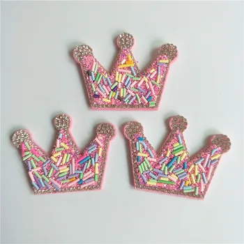 16pcs/lot 6*4.5cm bead sequin crown Padded Appliques for DIY Accessories Craft Handmade Decoration 
16pcs/lot 6*4.5cm bead sequin crown Padded Appliques for DIY Accessories Craft Handmade Decoration