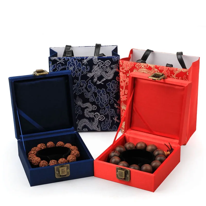 Square Dragon Lock Catch Chinese Silk Brocade Gift Boxes with Handbag Set Packaging Large Jewelry Bracelet Storage Case
Square Dragon Lock Catch Chinese Silk Brocade Gift Boxes with Handbag Set Packaging Large Jewelry Bracelet Storage Case