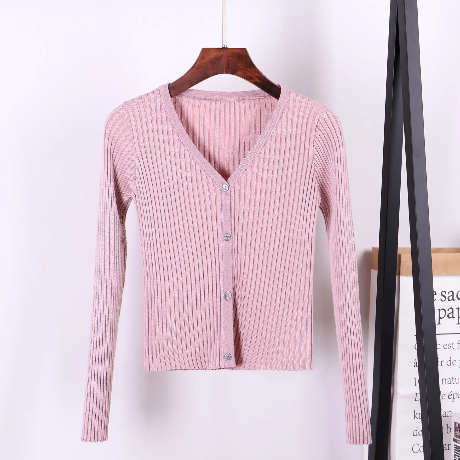 Spring Slim V Neck Ladies Knitted Short Cardigans Long Sleeve Cropped Sweater shrugs for women Autumn Tops Female Outerwear
Spring Slim V Neck Ladies Knitted Short Cardigans Long Sleeve Cropped Sweater shrugs for women Autumn Tops Female Outerwear