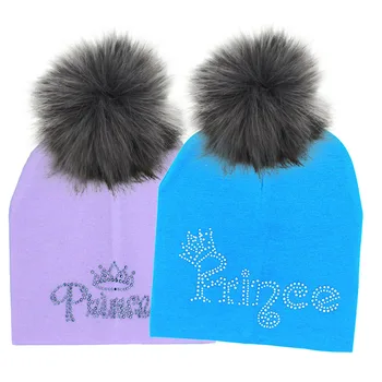 2019 New Baby boy girl pompom hat with hair ball autumn winter cotton caps drilling rhinestone Princess letters skullies beanies
2019 New Baby boy girl pompom hat with hair ball autumn winter cotton caps drilling rhinestone Princess letters skullies beanies