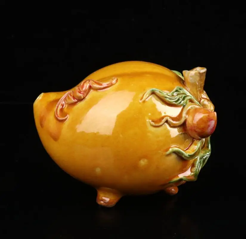 

China seiko Yellow glaze ceramic Peach teapot crafts statue