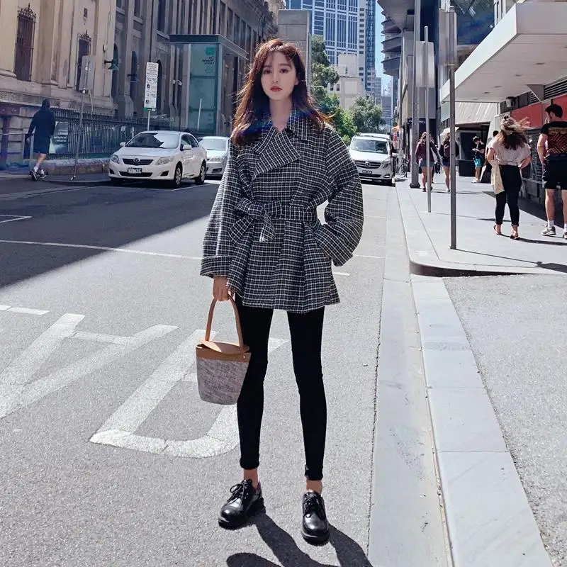 Autumn and Winter Woolen Coat Women's Mid-Length 2020 New Loose Hepburn Houndstooth Design Woolen Suit Coat Fashion
Autumn and Winter Woolen Coat Women's Mid-Length 2020 New Loose Hepburn Houndstooth Design Woolen Suit Coat Fashion