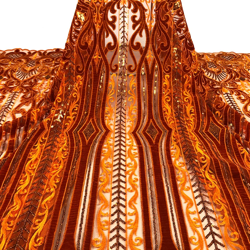 2019 New Design African Velvet Lace Fabric With Sequins Mesh Embroidery Fabric For Wedding Dress
2019 New Design African Velvet Lace Fabric With Sequins Mesh Embroidery Fabric For Wedding Dress