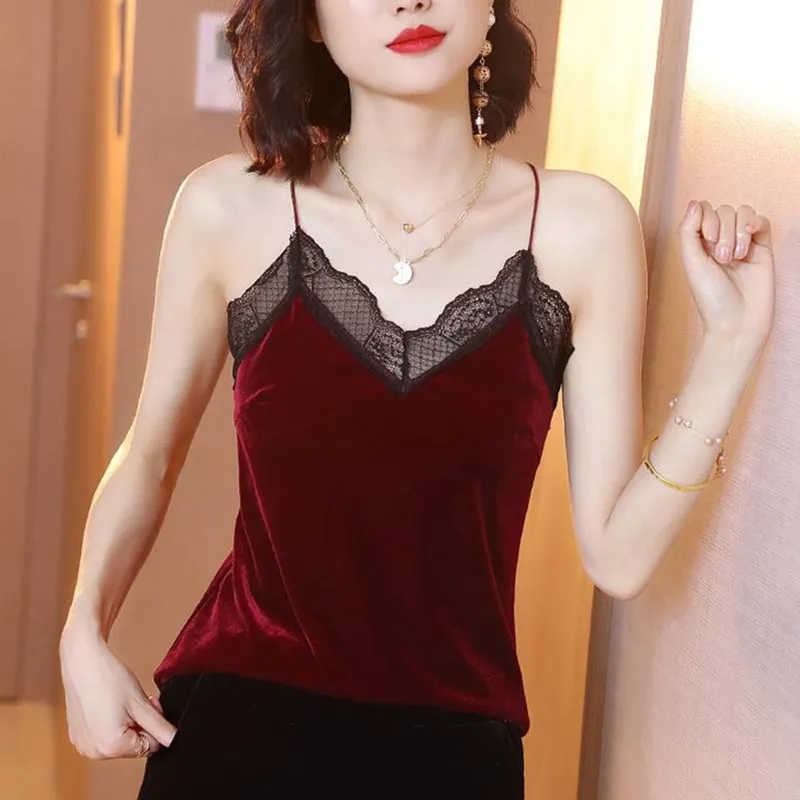 Korean Women Tops Camis Woman Velvet Halter Top Autumn Women Lace Strap Basic Top Woman Sleeveless Tank Tops Ladies V Neck Camis
Korean Women Tops Camis Woman Velvet Halter Top Autumn Women Lace Strap Basic Top Woman Sleeveless Tank Tops Ladies V Neck Camis