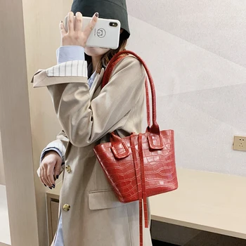 2pcs Fashion Alligator Pattern PU Handbag Female Bucket Bags Retro Casual Solid Color Travel Shoulder Totes Clutch Composite Set
2pcs Fashion Alligator Pattern PU Handbag Female Bucket Bags Retro Casual Solid Color Travel Shoulder Totes Clutch Composite Set