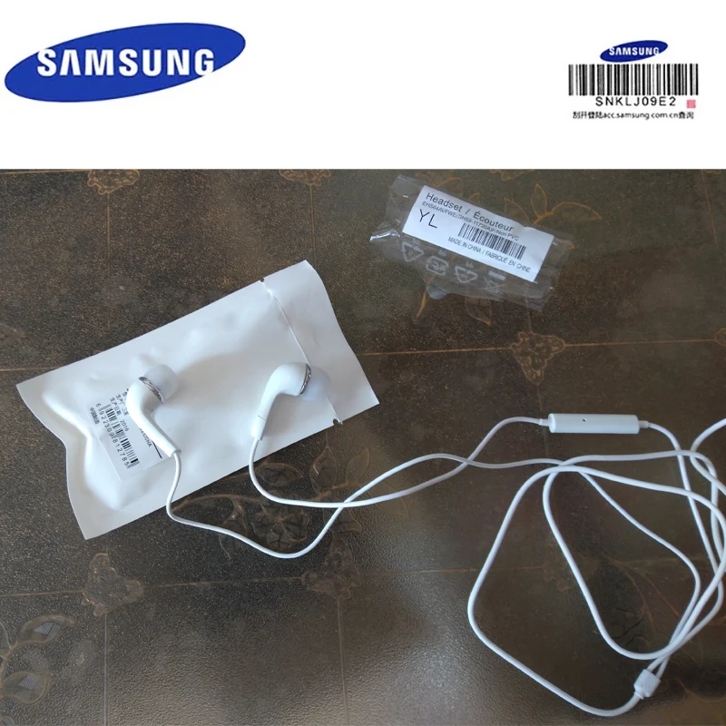 Samsung EHS64 Earphones With Built-in Microphone 3.5mm In-Ear Wired Earphone For Smartphones with free gift
Samsung EHS64 Earphones With Built-in Microphone 3.5mm In-Ear Wired Earphone For Smartphones with free gift