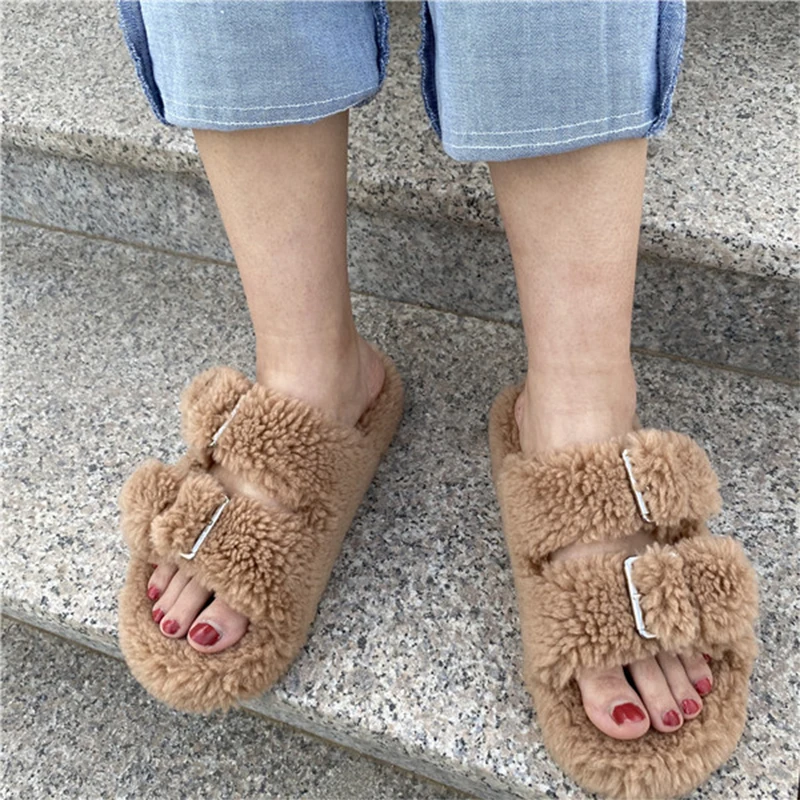 2023 New Women's Slippers Fashion Fur Slippers High Quality Household Plush Slides Fluffy Warm Open-tode Women Shoes
2023 New Women's Slippers Fashion Fur Slippers High Quality Household Plush Slides Fluffy Warm Open-tode Women Shoes