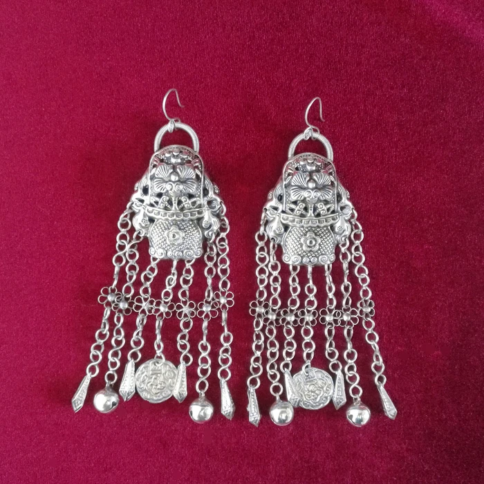 Su Earrings Handmade Miao silver personality Miao exaggerated atmosphere domineering Earrings
Su Earrings Handmade Miao silver personality Miao exaggerated atmosphere domineering Earrings