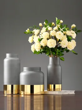 Nordic Vase Frosted Phnom Penh Light Luxury Glass Vase Home Gardening Table Decoration Flower Arrangement Hydroponic Flower
Nordic Vase Frosted Phnom Penh Light Luxury Glass Vase Home Gardening Table Decoration Flower Arrangement Hydroponic Flower