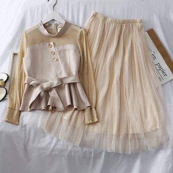 Temperament crew neck button mesh splicing bottoming shirt + elastic waist was thin wild skirt
Temperament crew neck button mesh splicing bottoming shirt + elastic waist was thin wild skirt