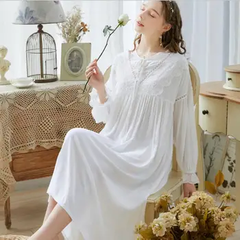 2020 autumn Night Dress Women Vintage Nightgowns Palace Style Sleepwear Female Long Princess Sleeping Dress Homewear r1371
2020 autumn Night Dress Women Vintage Nightgowns Palace Style Sleepwear Female Long Princess Sleeping Dress Homewear r1371