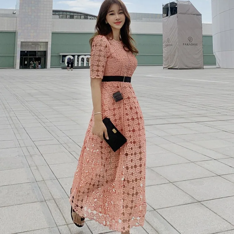 2019 New Runway Hollow Out Patchwork Elegant Long Dress Women Autumn Ankle-length Swing OL Lace Half Sleeve Dresses Vestidos
2019 New Runway Hollow Out Patchwork Elegant Long Dress Women Autumn Ankle-length Swing OL Lace Half Sleeve Dresses Vestidos