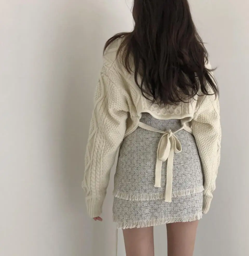 V Neck Warm Twist Sweater Pullovers Women Pullover High Waist Back Lace Up Thick Sweater 2019 Winter Femme Mujer Korean Sweater
V Neck Warm Twist Sweater Pullovers Women Pullover High Waist Back Lace Up Thick Sweater 2019 Winter Femme Mujer Korean Sweater