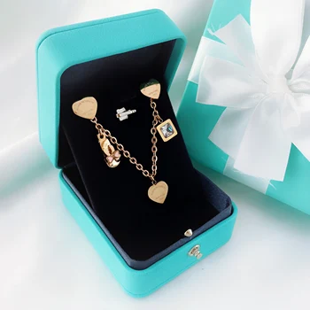 Heart Necklace for women Geometric Hanging Cute Slippers Female Fashion Modern Jewelry Wholesale Accessories 
Heart Necklace for women Geometric Hanging Cute Slippers Female Fashion Modern Jewelry Wholesale Accessories