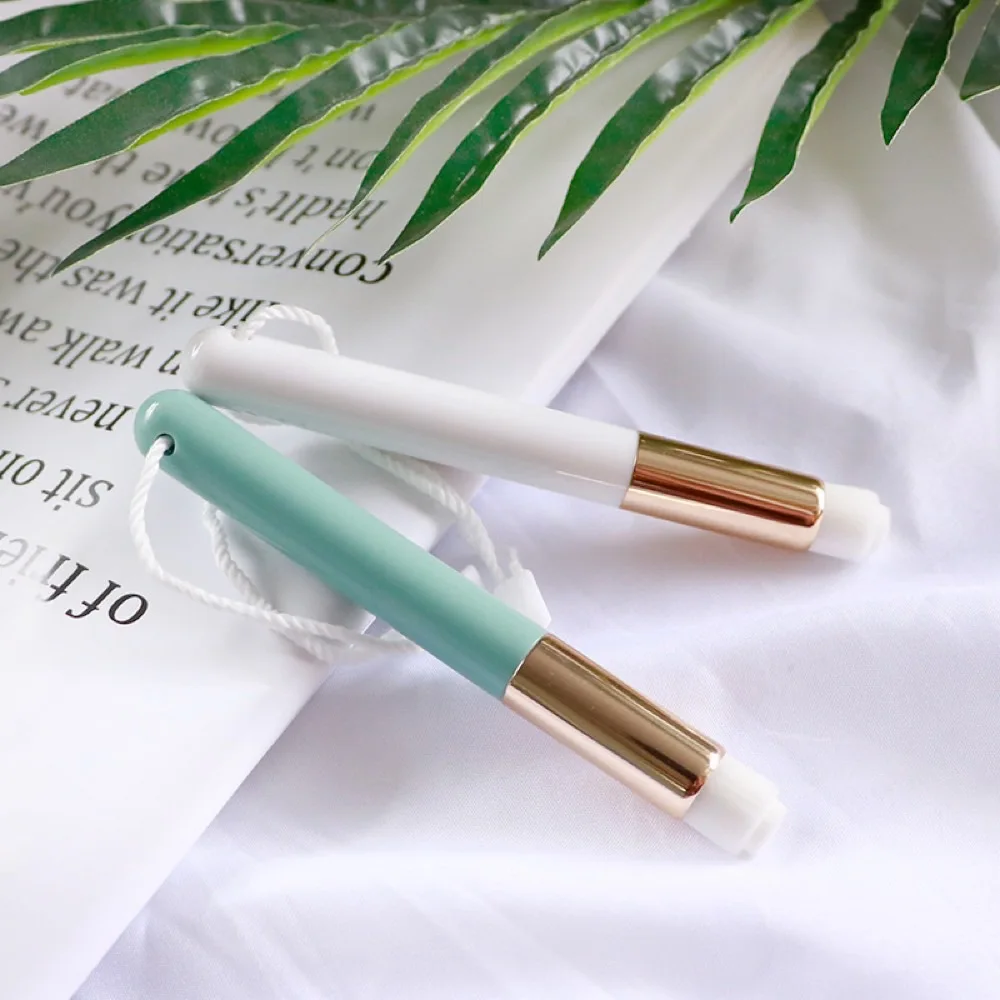 Single nasal brush to cleanse nasal pimples and blackheads, clean nose tool, manual cleansing brush, nasal cleansing brush, soft
Single nasal brush to cleanse nasal pimples and blackheads, clean nose tool, manual cleansing brush, nasal cleansing brush, soft