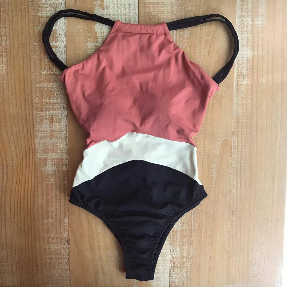 Textured and Striped Halter One-Piece Swimsuit Women Bikini Sexy Backless Monokini 2020 Girl Beach Bathing Suit Swimwear
Textured and Striped Halter One-Piece Swimsuit Women Bikini Sexy Backless Monokini 2020 Girl Beach Bathing Suit Swimwear