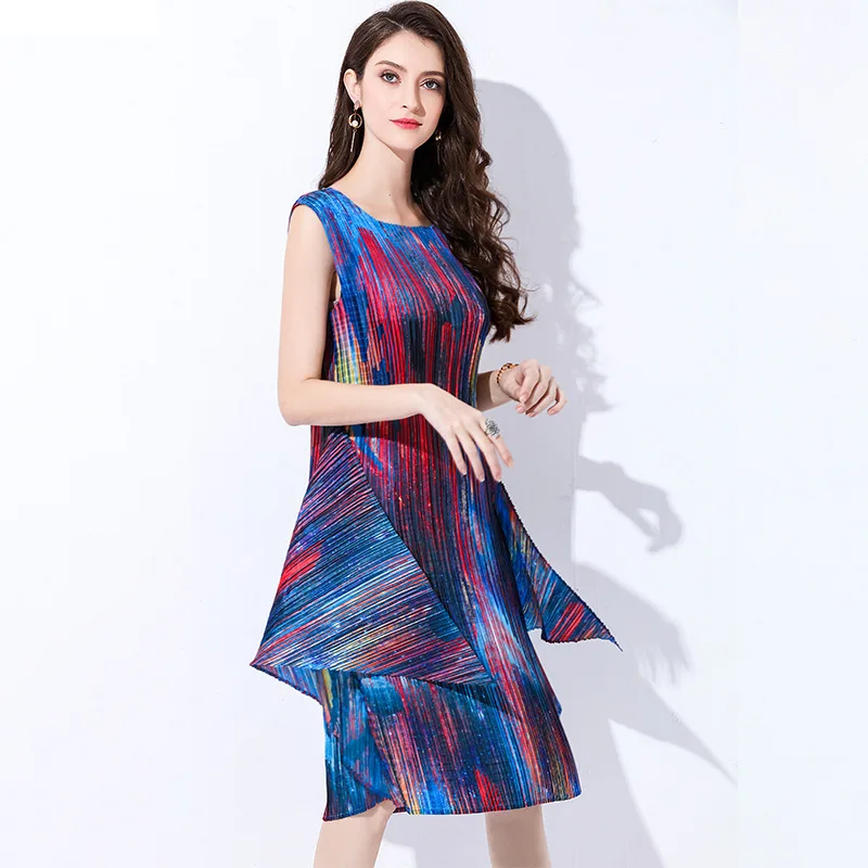Summer Dress Plus Size Women Contrast Color Big Stretch Miyake Pleated Sleeveless Round collar Fashion Slim Dress female
Summer Dress Plus Size Women Contrast Color Big Stretch Miyake Pleated Sleeveless Round collar Fashion Slim Dress female