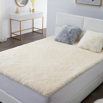 Genuine sheepskin sheared fur blanket in ivory color home decoration bed slide fur carpet easy care natural sheep fur floor mat
Genuine sheepskin sheared fur blanket in ivory color home decoration bed slide fur carpet easy care natural sheep fur floor mat