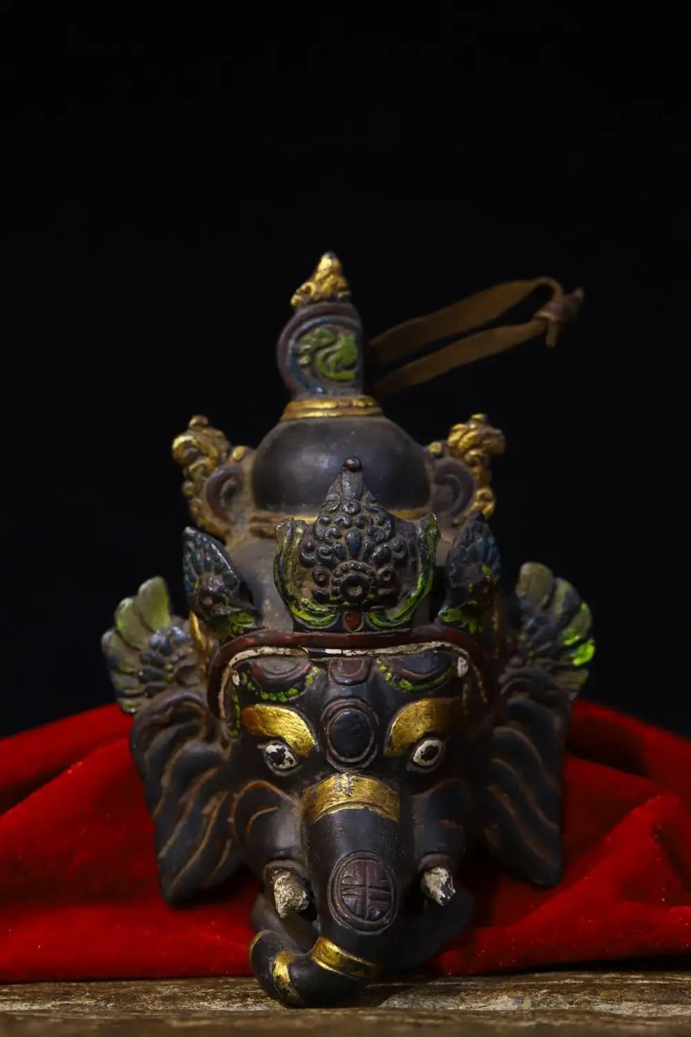 5" Tibet Buddhism Temple Old Bronze Paint color Elephant Trunk Statue Elephant Head Human Buddha Statue Elephant Trunk Sky
5" Tibet Buddhism Temple Old Bronze Paint color Elephant Trunk Statue Elephant Head Human Buddha Statue Elephant Trunk Sky