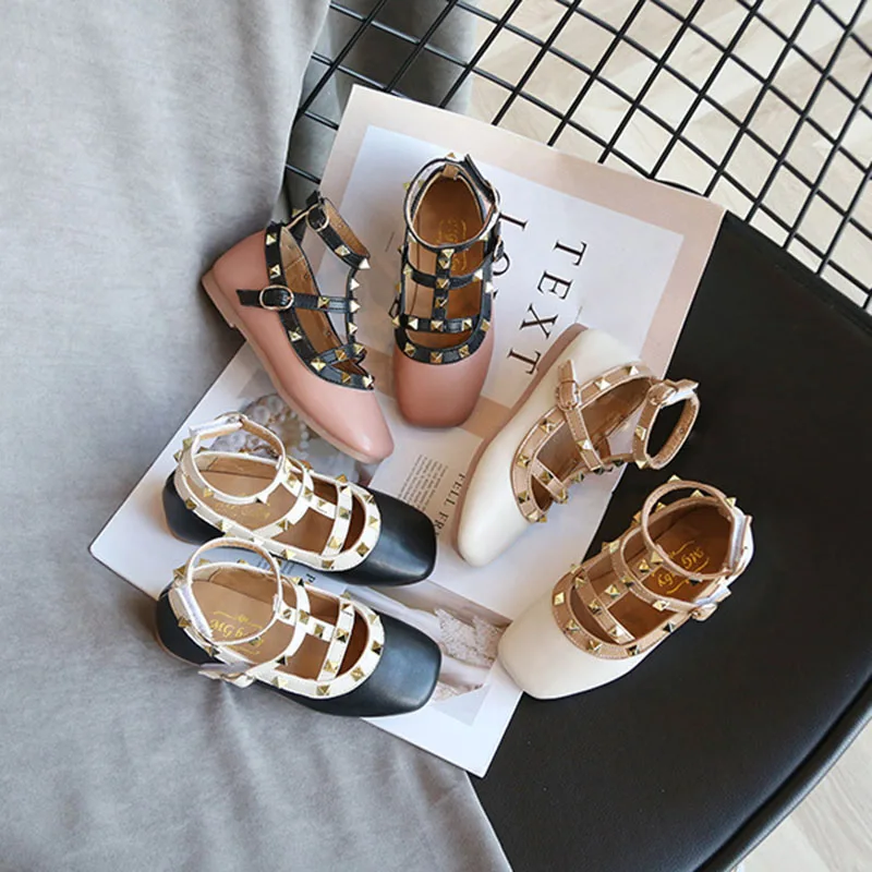 New Princess Shoes Sweet Rivets Rome Vogue Kids Shoes Sandals Fashion Baby Girls Casual Shoes Children Sneaker Shoes sandals
New Princess Shoes Sweet Rivets Rome Vogue Kids Shoes Sandals Fashion Baby Girls Casual Shoes Children Sneaker Shoes sandals