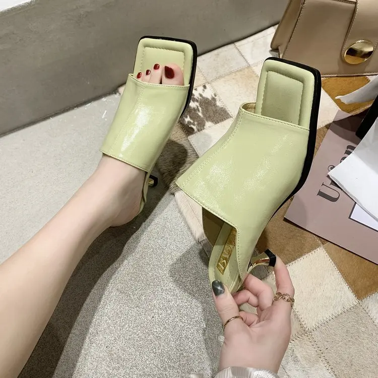 Fashion Brand Designer Women Slipper Square Toe Outdoor Summer Sandals Slippers Ladies Elegant High Heel Dress Slides Shoesjki98 
Fashion Brand Designer Women Slipper Square Toe Outdoor Summer Sandals Slippers Ladies Elegant High Heel Dress Slides Shoesjki98