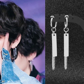 1 pair Kpop bangtan boys V earrings The same style with V ear stud chain Tassel stainless steel Bangtan boys K-pop supplies
1 pair Kpop bangtan boys V earrings The same style with V ear stud chain Tassel stainless steel Bangtan boys K-pop supplies