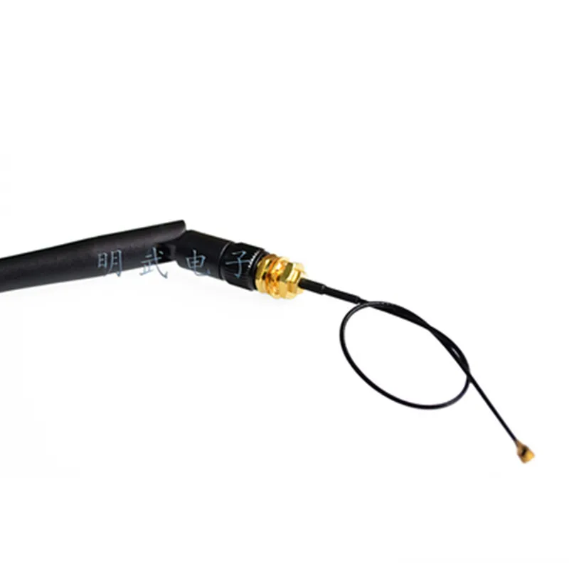 В модуле Wi-Fi 2,4 ГГц используется внешний антенный адаптер IPEX-SMA female, с SMA male антенной 
В модуле Wi-Fi 2,4 ГГц используется внешний антенный адаптер IPEX-SMA female, с SMA male антенной