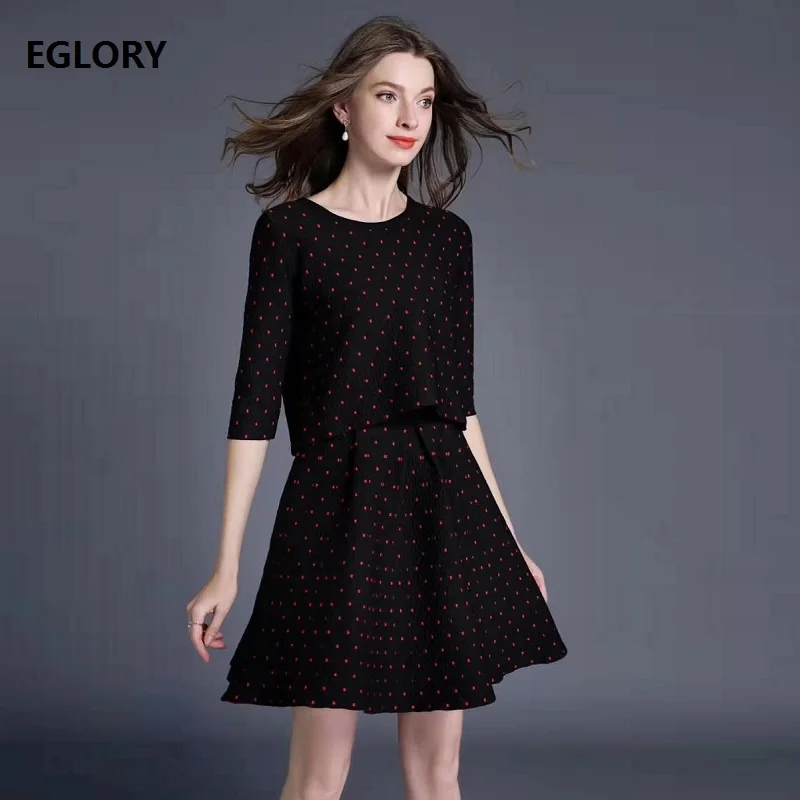 Women's Set 2019 Autumn Winter Suit Sweater Women Polka Dot Patterns Knitted Pullovers+A-Line Knit Skirt Set Casual Knitwear
Women's Set 2019 Autumn Winter Suit Sweater Women Polka Dot Patterns Knitted Pullovers+A-Line Knit Skirt Set Casual Knitwear