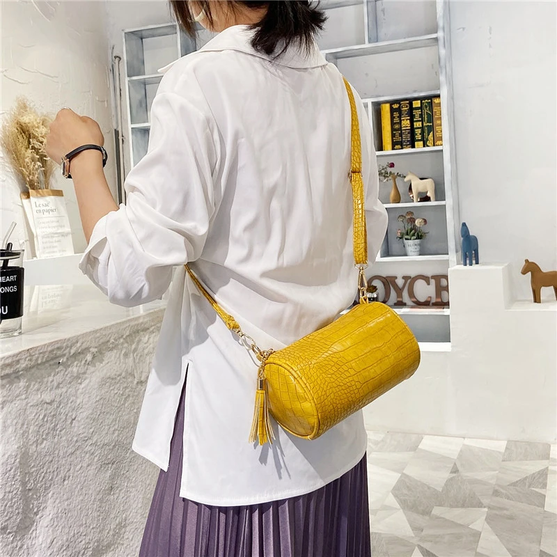Designer crossbody bag for women 2020 round tassel shoulder sac torebka damska color summer yellow mini women crossbody green
Designer crossbody bag for women 2020 round tassel shoulder sac torebka damska color summer yellow mini women crossbody green