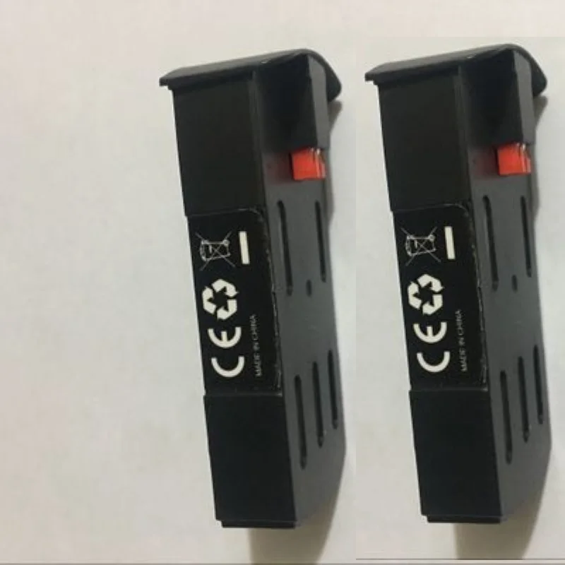 L6062 Foldable RC Helicopter Remote Control RC Drone Battery 2pcs or 3pcs battery 3.7V 800mAh battery Drone spare parts
L6062 Foldable RC Helicopter Remote Control RC Drone Battery 2pcs or 3pcs battery 3.7V 800mAh battery Drone spare parts