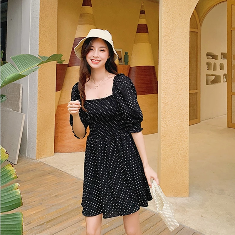 Summer new ladies retro black and white polka dot collar dress temperament puff sleeve pleated skirt
Summer new ladies retro black and white polka dot collar dress temperament puff sleeve pleated skirt