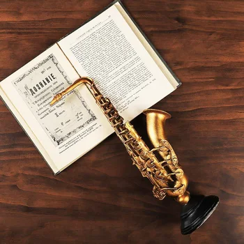 Office Vintage Resin Craft Portable Musical Instrument Model Restaurant Bar Desktop Decoration Miniature Gift Saxophone Violin 
Office Vintage Resin Craft Portable Musical Instrument Model Restaurant Bar Desktop Decoration Miniature Gift Saxophone Violin