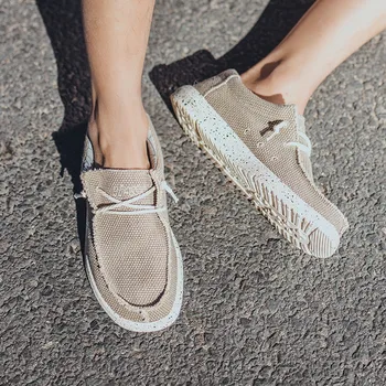 2020 new man vulcanized shoes fashion casual men's flats shoes solid sneakers plus size comfort walking slip on man shoes 
2020 new man vulcanized shoes fashion casual men's flats shoes solid sneakers plus size comfort walking slip on man shoes