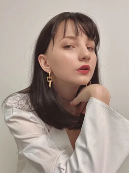 Timeless Wonder Brass Geo Chained Statement Earrings Women Jewelry Punk Gothic Top Runway Designer Party New Rare Ins Date 5311
Timeless Wonder Brass Geo Chained Statement Earrings Women Jewelry Punk Gothic Top Runway Designer Party New Rare Ins Date 5311