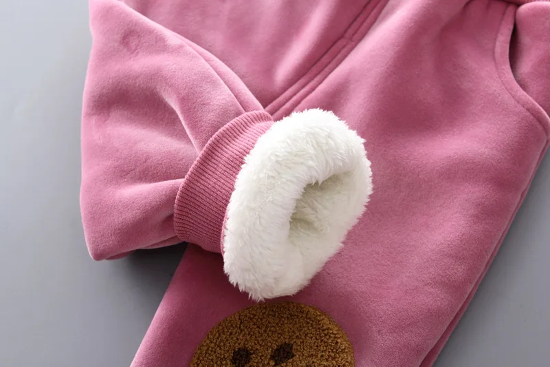 Baby boy clothes winter plus velvet thick three-piece children's warm cartoon dinosaur bear hooded sweater baby girl suit Baby boy clothes winter plus velvet thick three-piece children's warm cartoon dinosaur bear hooded sweater baby girl suit
