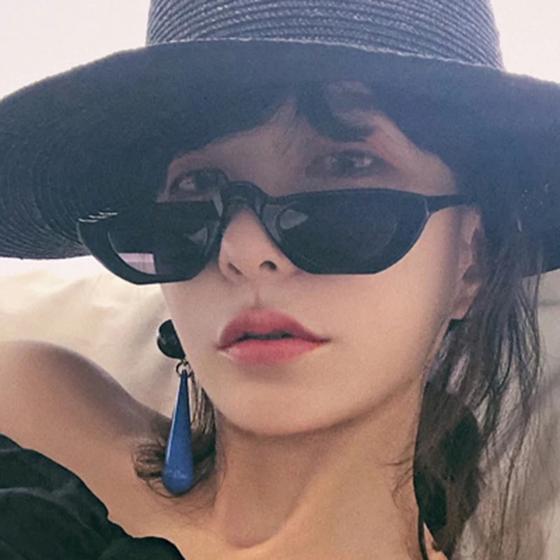 Personality Vintage Sunglasses Women Fashion Brand Designer Hip Hop Circle Decorative Sunglasses Small Frame Shades Eyewear
Personality Vintage Sunglasses Women Fashion Brand Designer Hip Hop Circle Decorative Sunglasses Small Frame Shades Eyewear