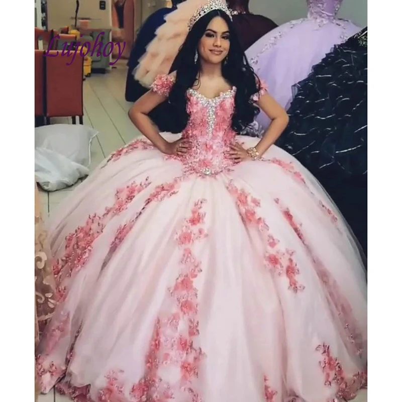 Lace Quinceanera Dresses Ball Gown Mexican Beaded Off Shoulder Princess Masquerade Long Sleeve Sweet 16 Prom Dress 15 year old
Lace Quinceanera Dresses Ball Gown Mexican Beaded Off Shoulder Princess Masquerade Long Sleeve Sweet 16 Prom Dress 15 year old