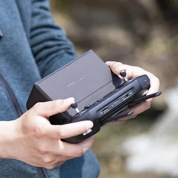 Removable Camera Drones Monitor Cover Smart Controller Case Outdoor Anti Reflective Sunshade Hood Remote Control For DJI MAVIC2
Removable Camera Drones Monitor Cover Smart Controller Case Outdoor Anti Reflective Sunshade Hood Remote Control For DJI MAVIC2