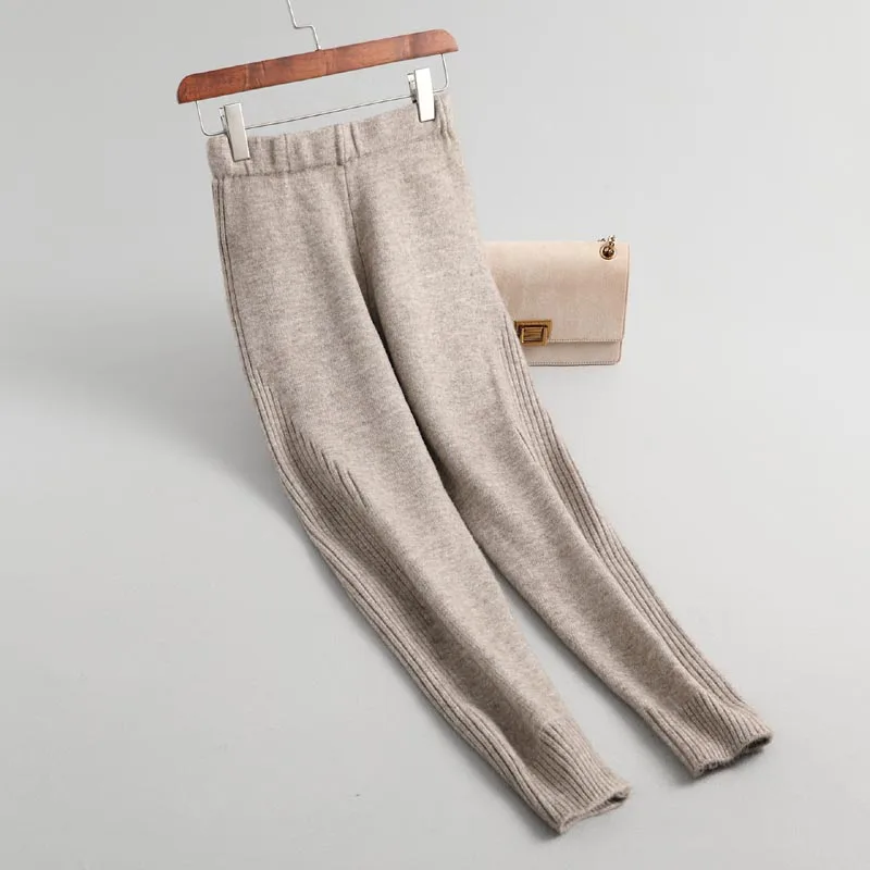 J302 New 2019 Autumn Winter Warm Design Solid Color Sweater Pants Elastic Waist Brief Ankle-length Knitted Trousers
J302 New 2019 Autumn Winter Warm Design Solid Color Sweater Pants Elastic Waist Brief Ankle-length Knitted Trousers