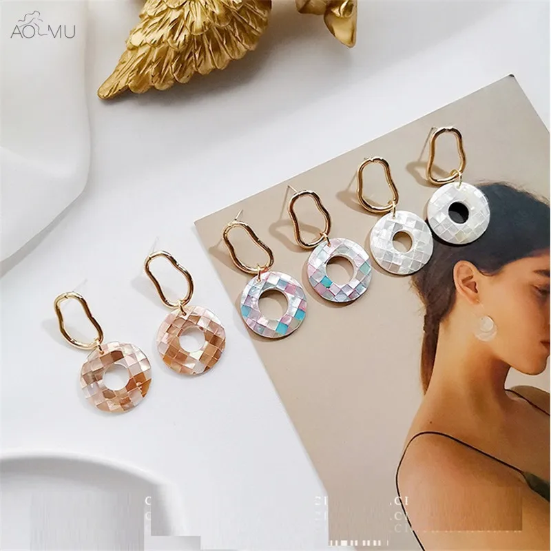 AOMU Personality Vintage Geometric Colorful Round Acrylic Shell Drop Earrings for Women Birthday Gifts Wedding Party Pendant
AOMU Personality Vintage Geometric Colorful Round Acrylic Shell Drop Earrings for Women Birthday Gifts Wedding Party Pendant