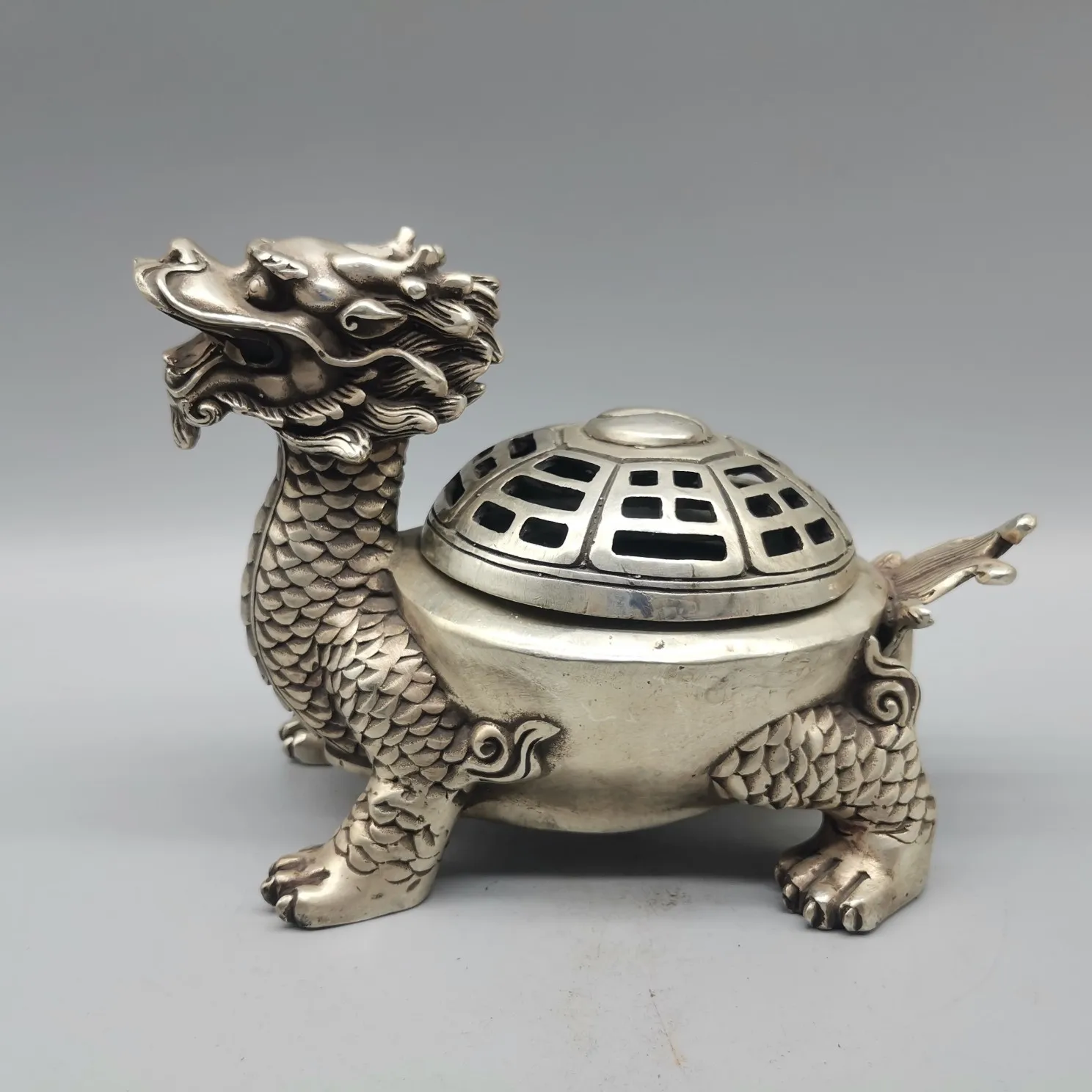 Collect China Fine Workmanship Cupronickel Auspicious Dragon Censer Sculpture Metal Crafts Decoration
Collect China Fine Workmanship Cupronickel Auspicious Dragon Censer Sculpture Metal Crafts Decoration