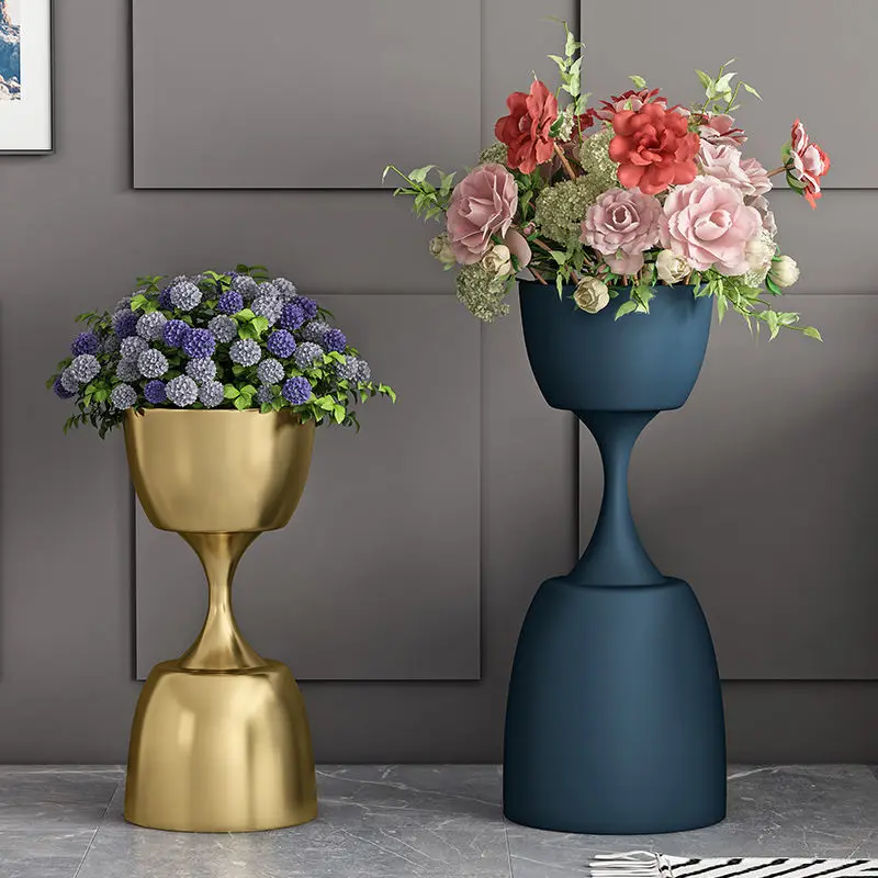 Nordic Creativity Plant Stand Simple Shelf Balcony Floor Plant Shelves Wrought Iron Luxury Plant Stand Indoor Golden Flower Rack
Nordic Creativity Plant Stand Simple Shelf Balcony Floor Plant Shelves Wrought Iron Luxury Plant Stand Indoor Golden Flower Rack