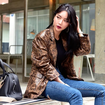 Locomotive style snake pattern pu leather jacket retro Leopard pattern jacket 2020 oversize leather jacket bomber outwear PY79
Locomotive style snake pattern pu leather jacket retro Leopard pattern jacket 2020 oversize leather jacket bomber outwear PY79