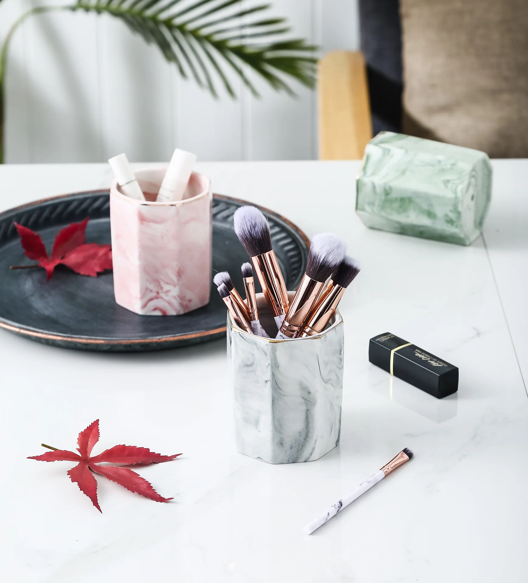 INS Light Luxury Marble Phnom Penh Octagonal Make-up Pen Container Stationery Storage Tank Home Software Furnishings
INS Light Luxury Marble Phnom Penh Octagonal Make-up Pen Container Stationery Storage Tank Home Software Furnishings
