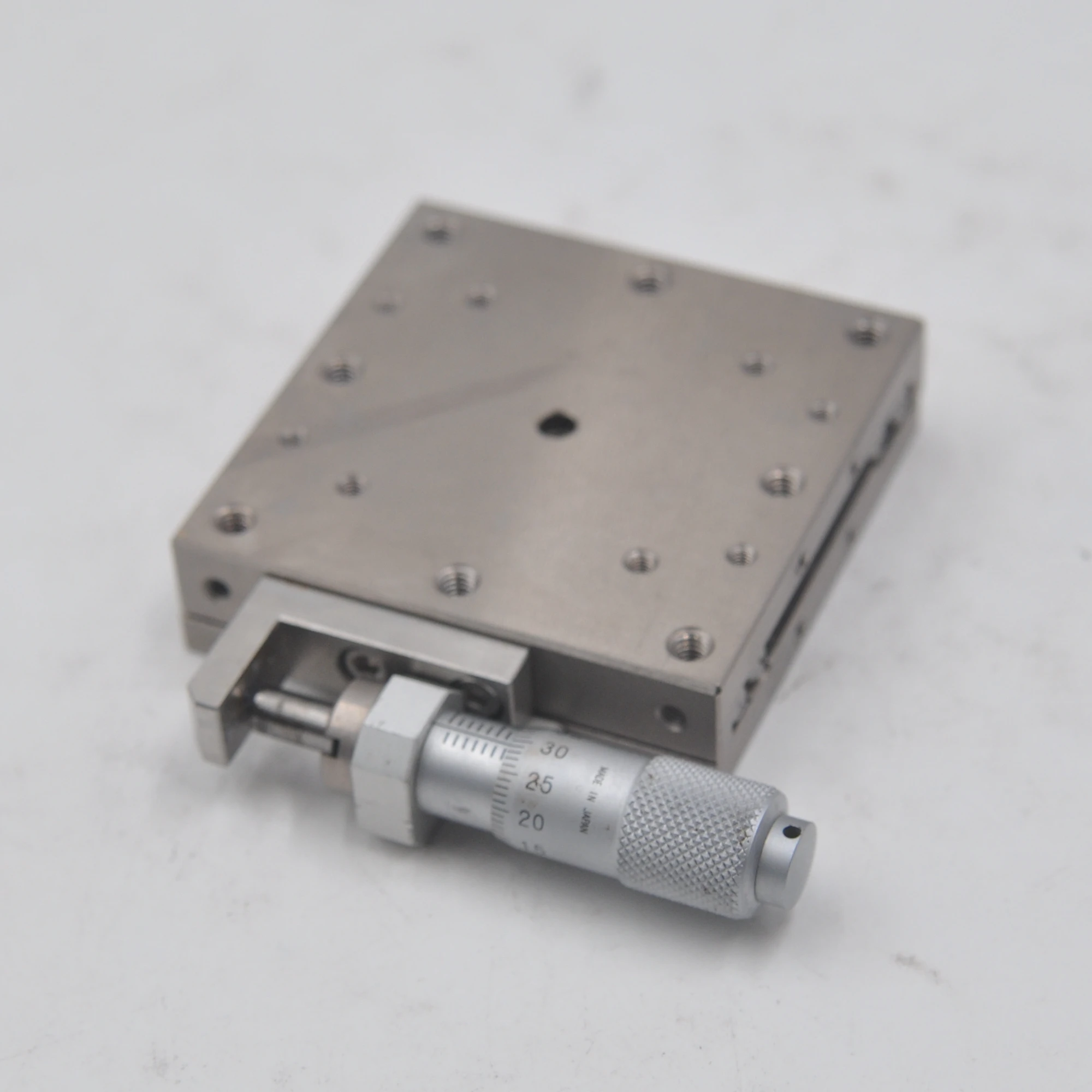 SURUGA SEIKI BSS16-60C manual X-axis high-precision optical displacement platform fine-tuning sliding table steel 60 * 60mm
SURUGA SEIKI BSS16-60C manual X-axis high-precision optical displacement platform fine-tuning sliding table steel 60 * 60mm