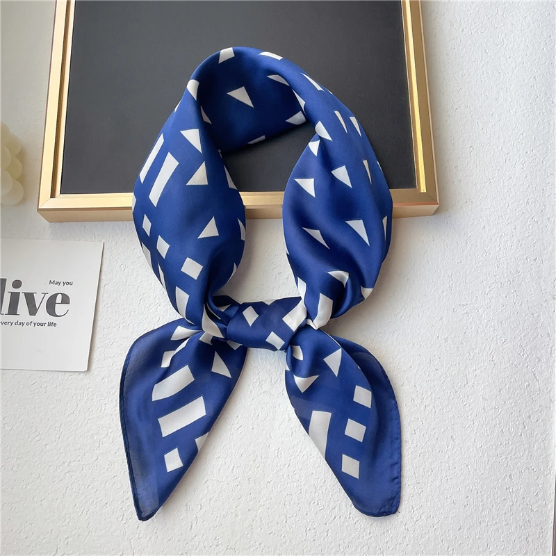 Solid Silk Satin Headband Square Scarf Women Print Neckerchief Bandana Shawl Wraps Female Hair Hand Wrist Foulard 2022 New
Solid Silk Satin Headband Square Scarf Women Print Neckerchief Bandana Shawl Wraps Female Hair Hand Wrist Foulard 2022 New