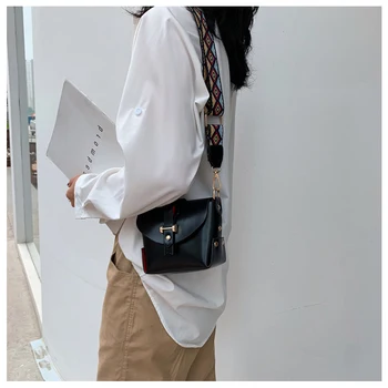 Women's bag autumn and winter 2019 new style wide shoulder belt messenger bag
Women's bag autumn and winter 2019 new style wide shoulder belt messenger bag