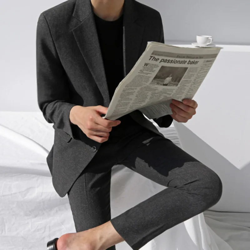 Men's casual suits 2020 spring and summer new solid color comfortable casual suits young people fashion trends men's clothing
Men's casual suits 2020 spring and summer new solid color comfortable casual suits young people fashion trends men's clothing