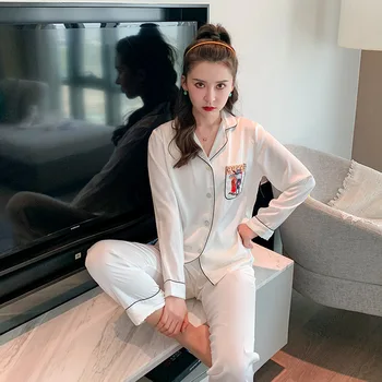 2020 Spring And Summer Long-Sleeved Simulation Silk Pajamas Cartoon Rabbit Thin Comfortable Casual Breathable V-Neck Pijama
2020 Spring And Summer Long-Sleeved Simulation Silk Pajamas Cartoon Rabbit Thin Comfortable Casual Breathable V-Neck Pijama